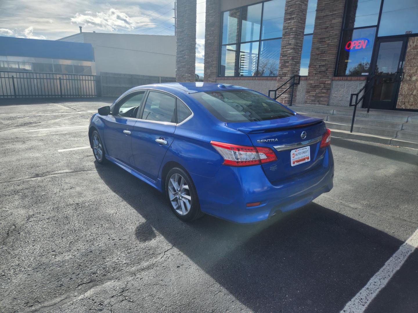 2013 NISSAN SENTRA S 6MT (3N1AB7AP7DL) with an 1.8L L4 SFI DOHC 16 engine, located at 10890 W. Colfax Ave., Lakewood, CO, 80215, (303) 274-7692, 39.739914, -105.120132 - Looking for a pre-owned vehicle in Lakewood, CO? Look no further than D1 Auto Credit - Lakewood. This reputable used car dealer in Denver County, Jefferson County, and Adams County, Colorado, offers bad credit auto loans for quality used and pre-owned cars, trucks, vans, SUVs, and crossovers. With a - Photo#7
